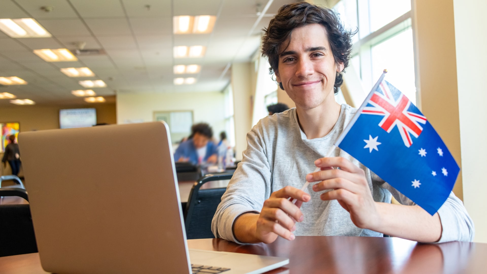 studente con la bandiera australiana